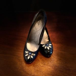 Tahari, black 3 1/2 inch heels